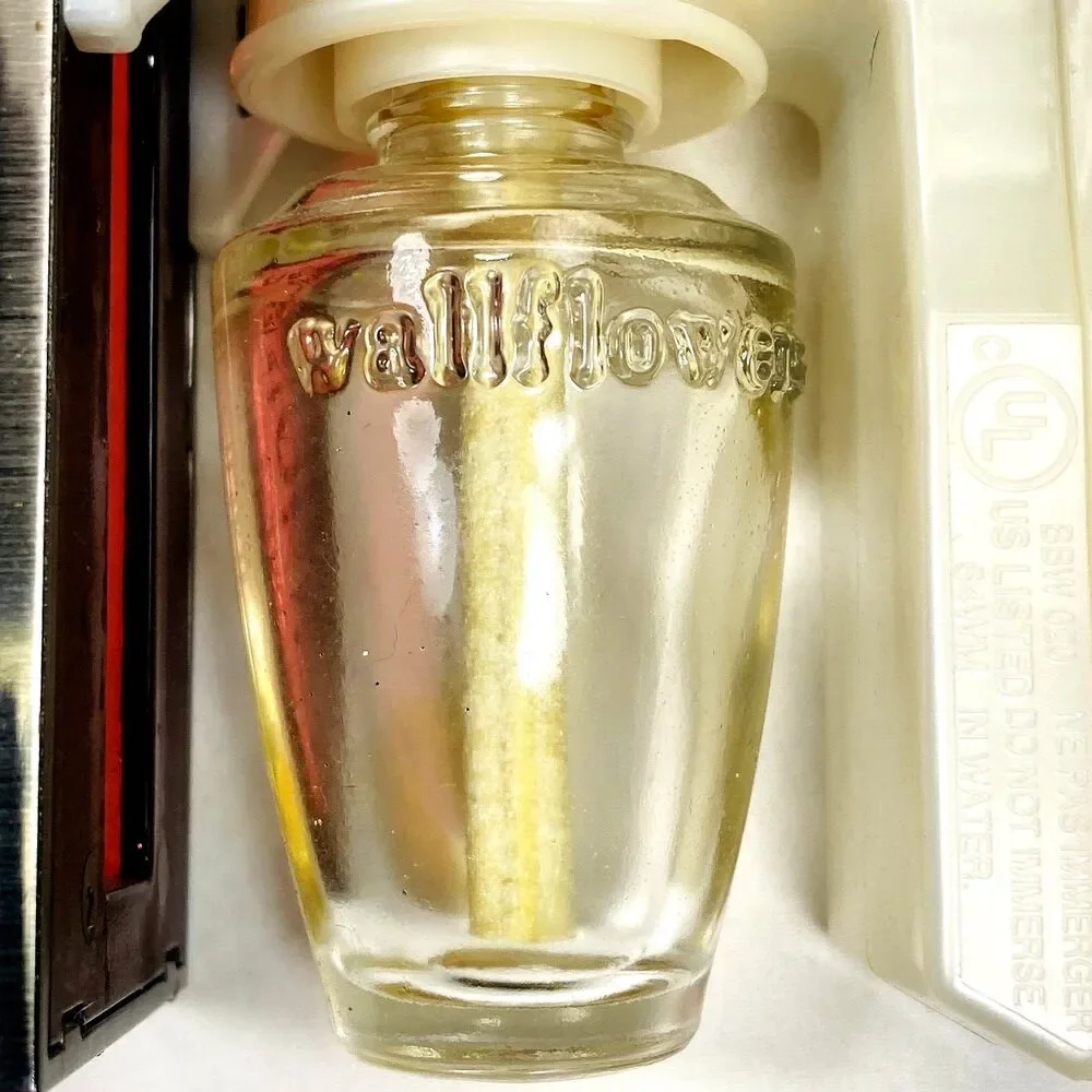 Wallflowers Plug In Red Wine Bottle Nightlight Bath & Body Works Uncork Unwind